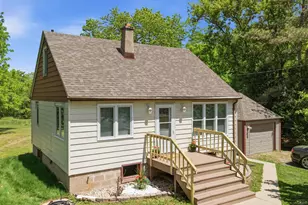 11810 W Howard Ave, Greenfield, WI 53228 - Photo 20