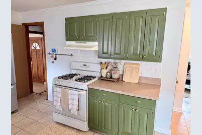 8301 W Nash St, Milwaukee, WI 53222 - Photo 6