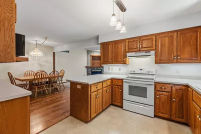 2924  Valley Ave, West Bend, WI 53095 - Photo 4