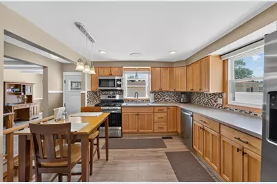 2519  34 St, Kenosha, WI 53140 - Photo 6