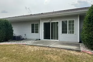 418 Novak St, Hartford, WI 53027 - Photo 2