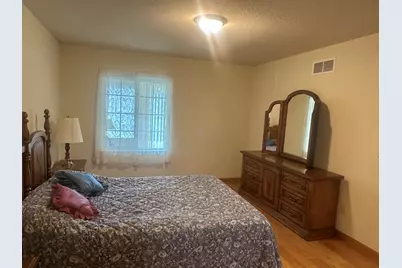 418  Novak St, Hartford, WI 53027 - Photo 8