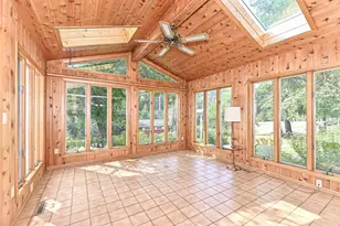 18571 W Hillcrest Dr, New Berlin, WI 53146 - Photo 14