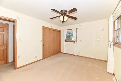 18571 W Hillcrest Dr, New Berlin, WI 53146 - Photo 24