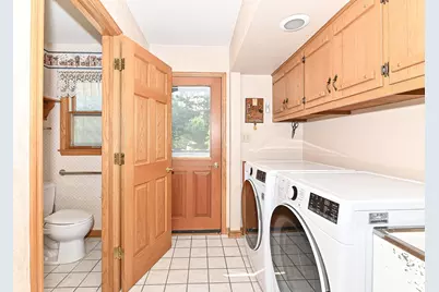 18571 W Hillcrest Dr, New Berlin, WI 53146 - Photo 32