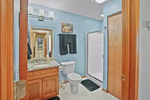 1055 Quinlan Dr, Pewaukee, WI 53072 - Photo 18