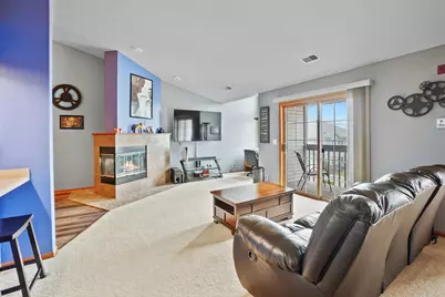 1055  Quinlan Dr #H, Pewaukee, WI 53072 - Photo 4