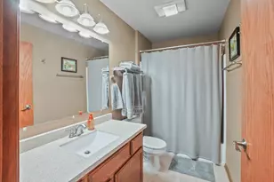 1055 Quinlan Dr, Pewaukee, WI 53072 - Photo 16