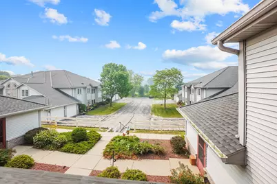 1055  Quinlan Dr #H, Pewaukee, WI 53072 - Photo 8