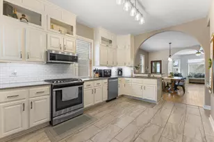2222 S Allis St, Milwaukee, WI 53207 - Photo 10