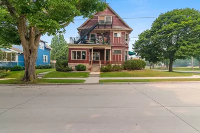 436 N 6th St, Manitowoc, WI 54220 - Photo 2