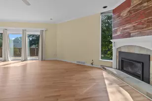 469 Country Club Dr, Lake Geneva, WI 53147 - Photo 4