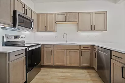 118  Eiche Dr #1, Slinger, WI 53086 - Photo 6