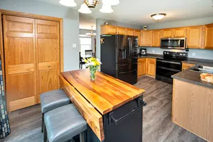914 Michael Ct, Elkhorn, WI 53121 - Photo 8