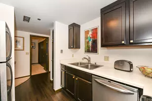 1633 N Prospect Ave, Milwaukee, WI 53202 - Photo 10