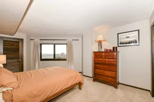 1633 N Prospect Ave, Milwaukee, WI 53202 - Photo 12