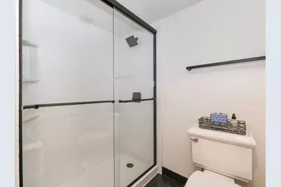 1633 N Prospect Ave #17C, Milwaukee, WI 53202 - Photo 14