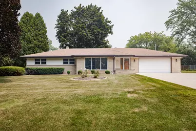 N81W15328  Hilltop Dr, Menomonee Falls, WI 53051 - Photo 2
