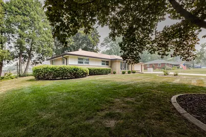 N81W15328  Hilltop Dr, Menomonee Falls, WI 53051 - Photo 8