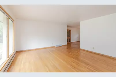 N81W15328  Hilltop Dr, Menomonee Falls, WI 53051 - Photo 14