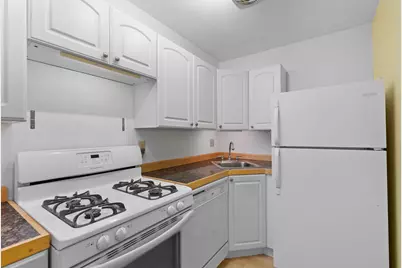2025 E Greenwich Ave #314, Milwaukee, WI 53211 - Photo 12
