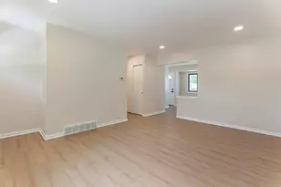 164 W Uncas Ave, Milwaukee, WI 53207 - Photo 10