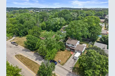 720 S 124th St, West Allis, WI 53214 - Photo 32