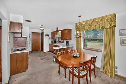 3915  Brook Ln, Brookfield, WI 53005 - Photo 10