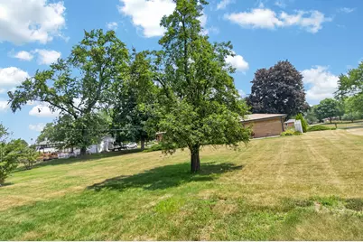 3915  Brook Ln, Brookfield, WI 53005 - Photo 34