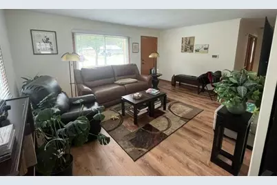 238  Lincoln Dr, West Bend, WI 53095 - Photo 8