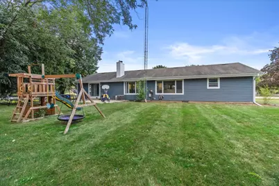 4629  Phoebe Ln, Racine, WI 53405 - Photo 2