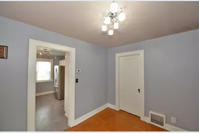 2906  Green St, Racine, WI 53402 - Photo 8