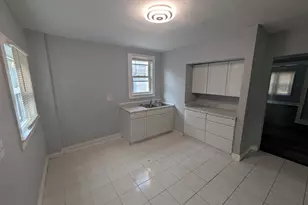 3026 S Hanson Ave, Milwaukee, WI 53207 - Photo 8