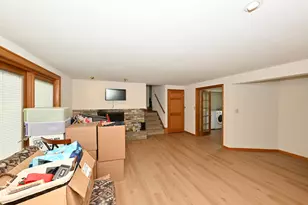 W154N8105 Elm Ln, Menomonee Falls, WI 53051 - Photo 14