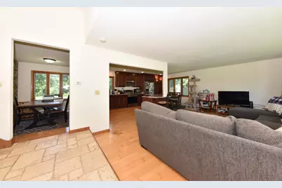 W154N8105  Elm Ln, Menomonee Falls, WI 53051 - Photo 10