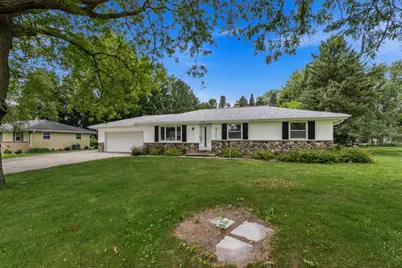 5749  Debbie Ln, West Bend, WI 53095 - Photo 20