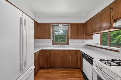 5749  Debbie Ln, West Bend, WI 53095 - Photo 26