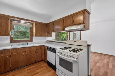 5749  Debbie Ln, West Bend, WI 53095 - Photo 4