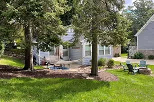 3 Geneva Ln, Fontana, WI 53125 - Photo 2