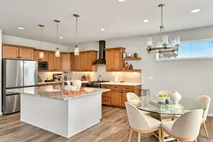 8829 S Shady Leaf Ln, Franklin, WI 53132 - Photo 8