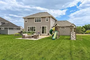 8829 S Shady Leaf Ln, Franklin, WI 53132 - Photo 34