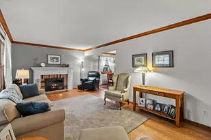 W66N394 Kennedy Ave, Cedarburg, WI 53012 - Photo 2