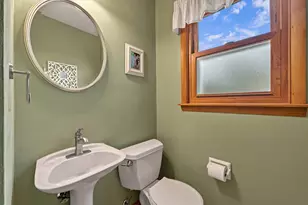 W66N394 Kennedy Ave, Cedarburg, WI 53012 - Photo 8