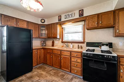 3239 S 54th St, Milwaukee, WI 53219 - Photo 6