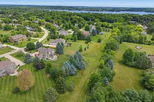 N33W33201 Maplewood Rd, Nashotah, WI 53058 - Photo 58