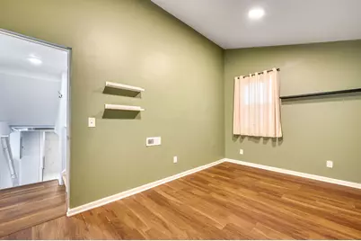 2202 S 68th St, West Allis, WI 53219 - Photo 20