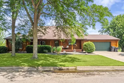 914 E Brownell St, Tomah, WI 54660 - Photo 2