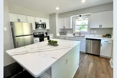 N87W17833  Shepherd Dr, Menomonee Falls, WI 53051 - Photo 14
