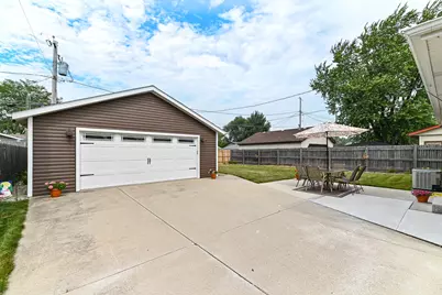 8524  19th Ave, Kenosha, WI 53143 - Photo 18
