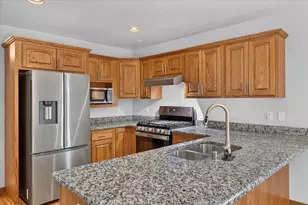 N48W16103 Lone Oak Ln, Menomonee Falls, WI 53051 - Photo 10